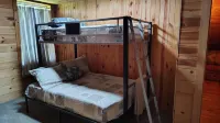 Relaxing Country Cabin. Near Lake Hudson.