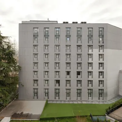 Pine Astoria Hotel Hotel berhampiran Gunung Mtatsminda