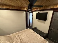 Modern Mountain Cabin Condo w/Steam Shower + Essential Living Design