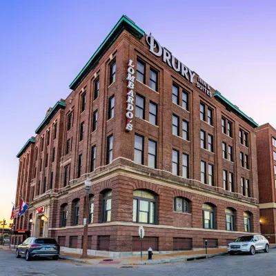 Drury Inn and Suites St Louis Union Station Hotels in der Nähe von The Saint Louis University Museum of Art
