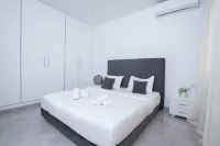 Cozy Stay With Balcony View in La Marsa - Apartment