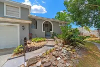 Florida Life on the water with game room, heated pool, kayaks +Pet friendly!!