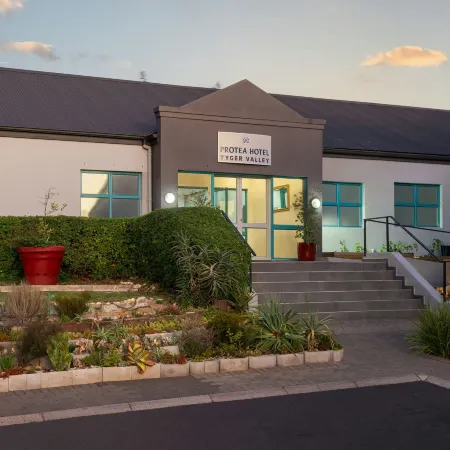 Protea Hotel Cape Town Tyger Valley Отели рядом с достопримечательностью «Торговый центр N1 City»