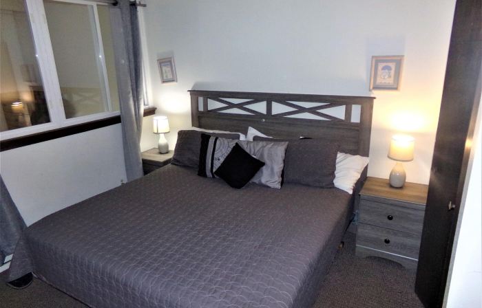 Snowflake 1 Bed Plus Den 2 Bath