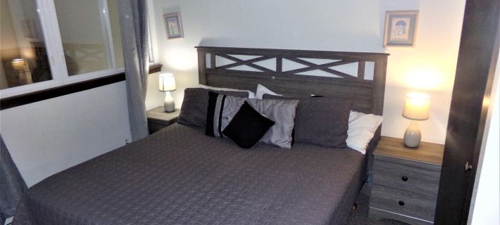Snowflake 1 Bed Plus Den 2 Bath Hotels in Copper Mountain
