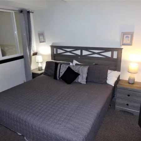 Snowflake 1 Bed Plus Den 2 Bath