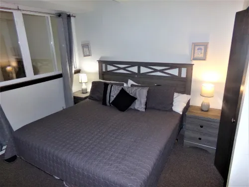 Snowflake 1 Bed Plus Den 2 Bath