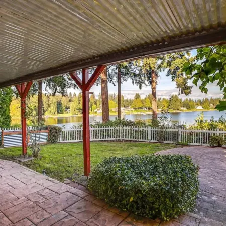 Serene 3BR Home in Kent With Modern Comforts
