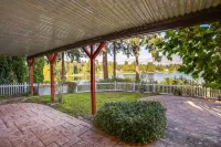 Serene 3BR Home in Kent With Modern Comforts
