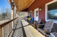 Group Friendly! Mtn-view Haven in Waterbury Center - 2-Star