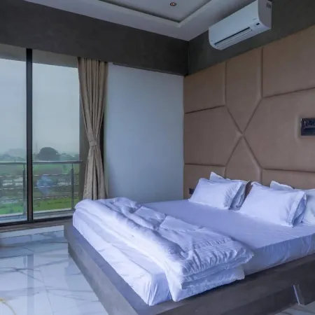 6BHK Pearl Drops Villa Igatpuri Heated Pool