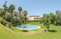 Lalq13 Stunning Frontline Golf 3 Bed Apt - 4-Sterne