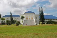 LS Hotel - Airport Shuttle