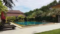 Palm Sweet Resort - piscina