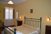 Large Apartment with Shared Swimming Pool in Crete Senesi
