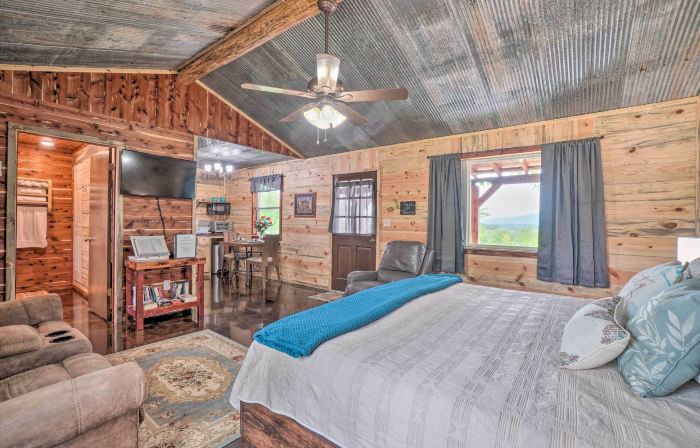 Updated Studio Cabin in Ozark w/ Yard & Mtn View