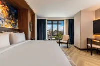 Mövenpick Istanbul Old Town - Swimmingpools