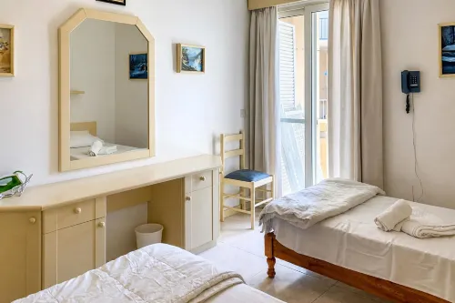 Seafront Apartment in Gozo, Marsalforn - Happy Rentals - Wifi