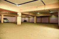 Hotel Chembiyan - Parkplatz