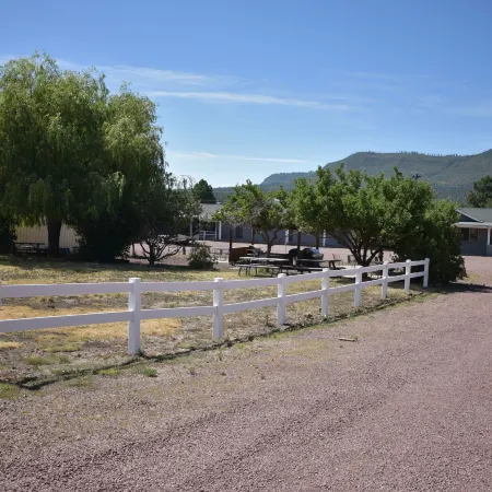 Alpine Adventures Inn Hotele w: Apache County