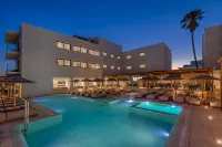 Cabana Blu Hotel & Suites - Family