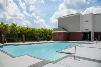 Garner Hotel Sumter Northwest by IHG - Pools