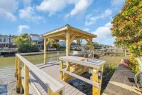 Sleeps 24 Waterfront Dock Golf Cart Walk to Beach - de charme