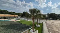 Days Inn by Wyndham Pawleys Island - Pools
