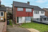 High Wycombe Home + Free Parking + WiFi & Garden! - Wifi