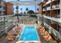 Shore Hotel - Beach