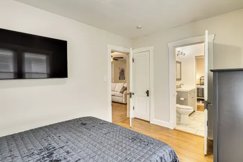 Walk to Macken Park! 5min to Downtown KC - 2-Star