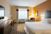 Four Points by Sheraton Edmonton International Airport - Swimmingpools
