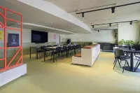 The Social Hub Porto - breakfast