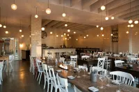 Michelberger Hotel - breakfast