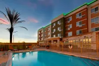 Courtyard Victoria - parking
