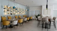 Nour Arjaan by Rotana - breakfast
