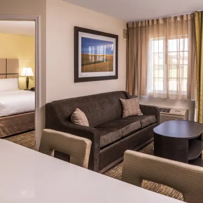 Candlewood Suites 堪薩斯城 鄰近堪薩斯賽道的酒店