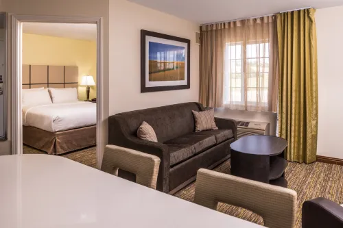 Candlewood Suites KANSAS CITY SPEEDWAY by IHG - 2-Star