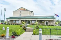 Hilton Garden Inn Watertown/Thousand Islands - parking