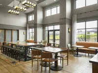Hampton Inn & Suites Braselton - parking