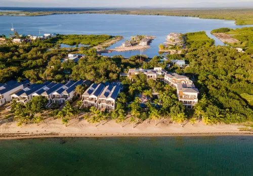Itz'Ana Resort & Residences - bar