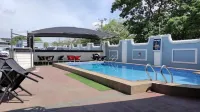 New Point Hotel and Suites - Pools