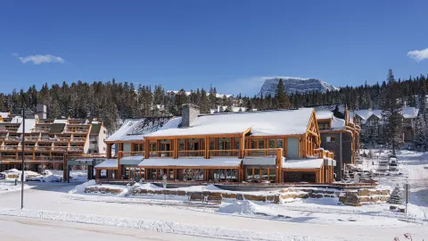 Otter Hotel in Banff