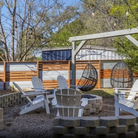 Washington House: Steps to Dwtn; Backyard oasis with fire pit/pool table/games