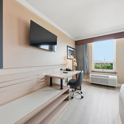 Hotel Executive Suites Hotels near Kean University