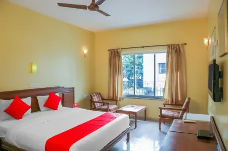 Hotel Nandanvan Annexe Отели рядом с достопримечательностью «Pataleshwar Cave Temple»