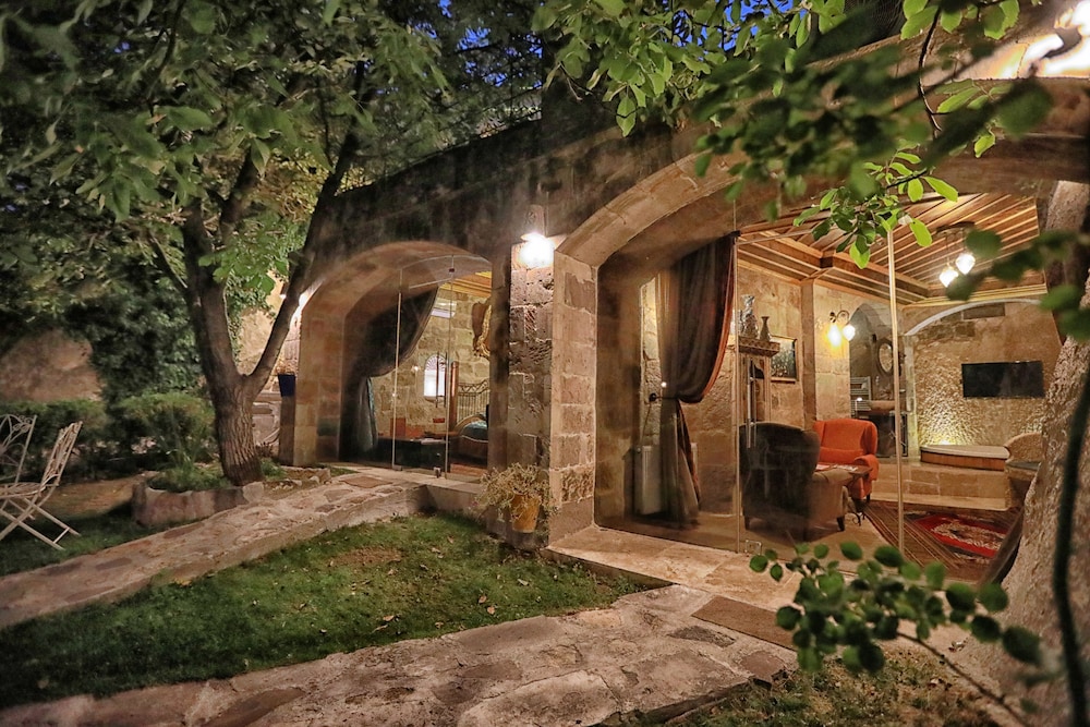 Traveller＇s Cave Hotel