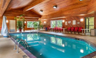 Econo Lodge - Housity