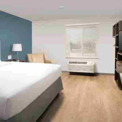 WoodSpring Suites Chicago Tinley Park Rooms