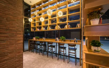 Ju Fei Hotel(Foshan Sanshui Xindongli Square) Отели рядом с достопримечательностью «Guangdong University of Business Studies»